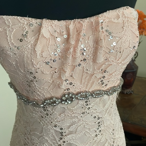 Gorgeous Peach color prom dress. - Picture 4 of 14